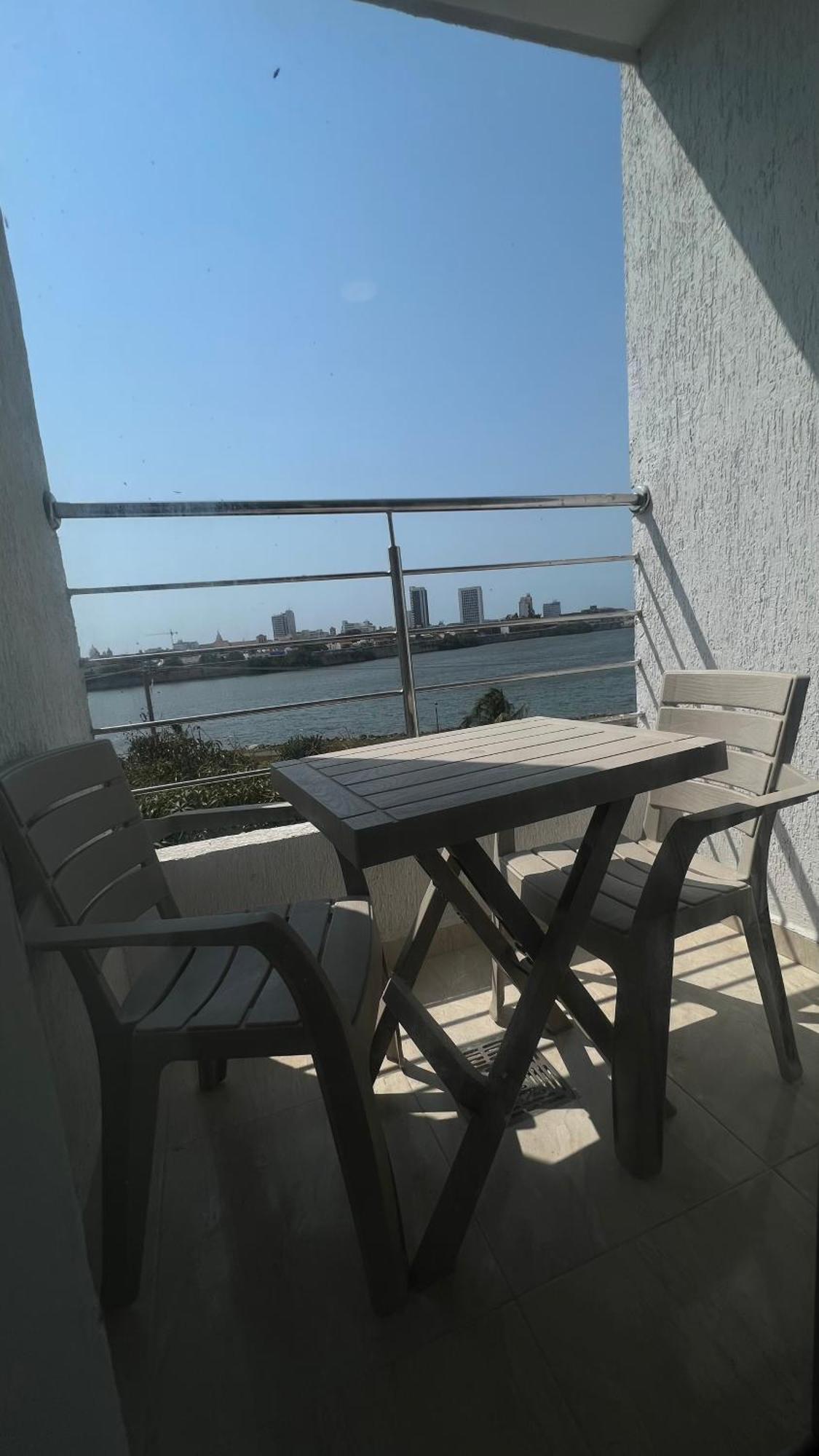 Bahia 79 Apartasuites Cerca Al Centro Kartagena Zewnętrze zdjęcie